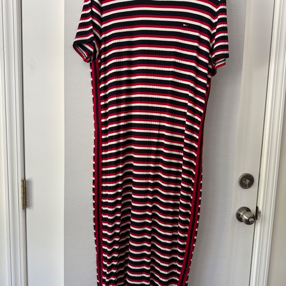Tommy Hilfiger Dress - Picture 2 of 9